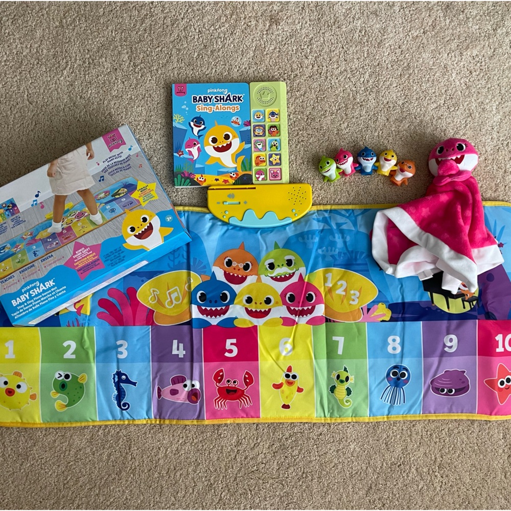Baby shark toys